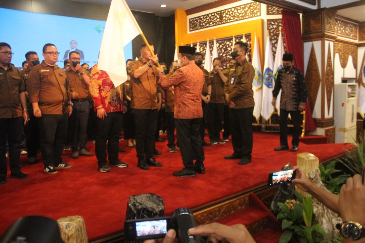 Gubernur Kukuhkan Forum TJSLBU/CSR Provinsi Jambi Periode 2022-2027