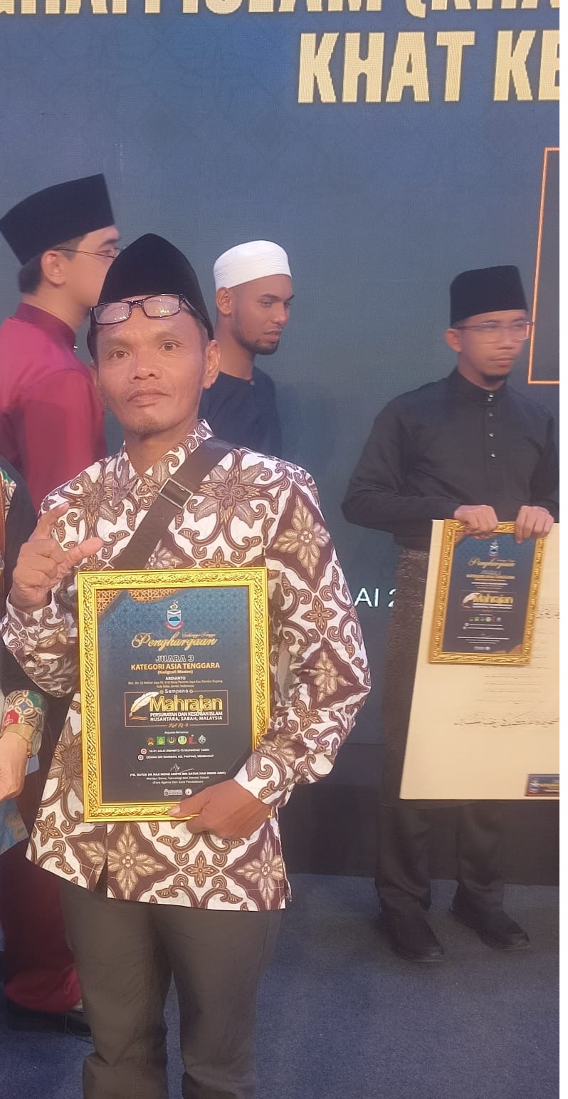 Guru MAN 2 Tebo Raih Juara 3 Kaligrafi Khat Tingkat ASEAN di Malaysia 