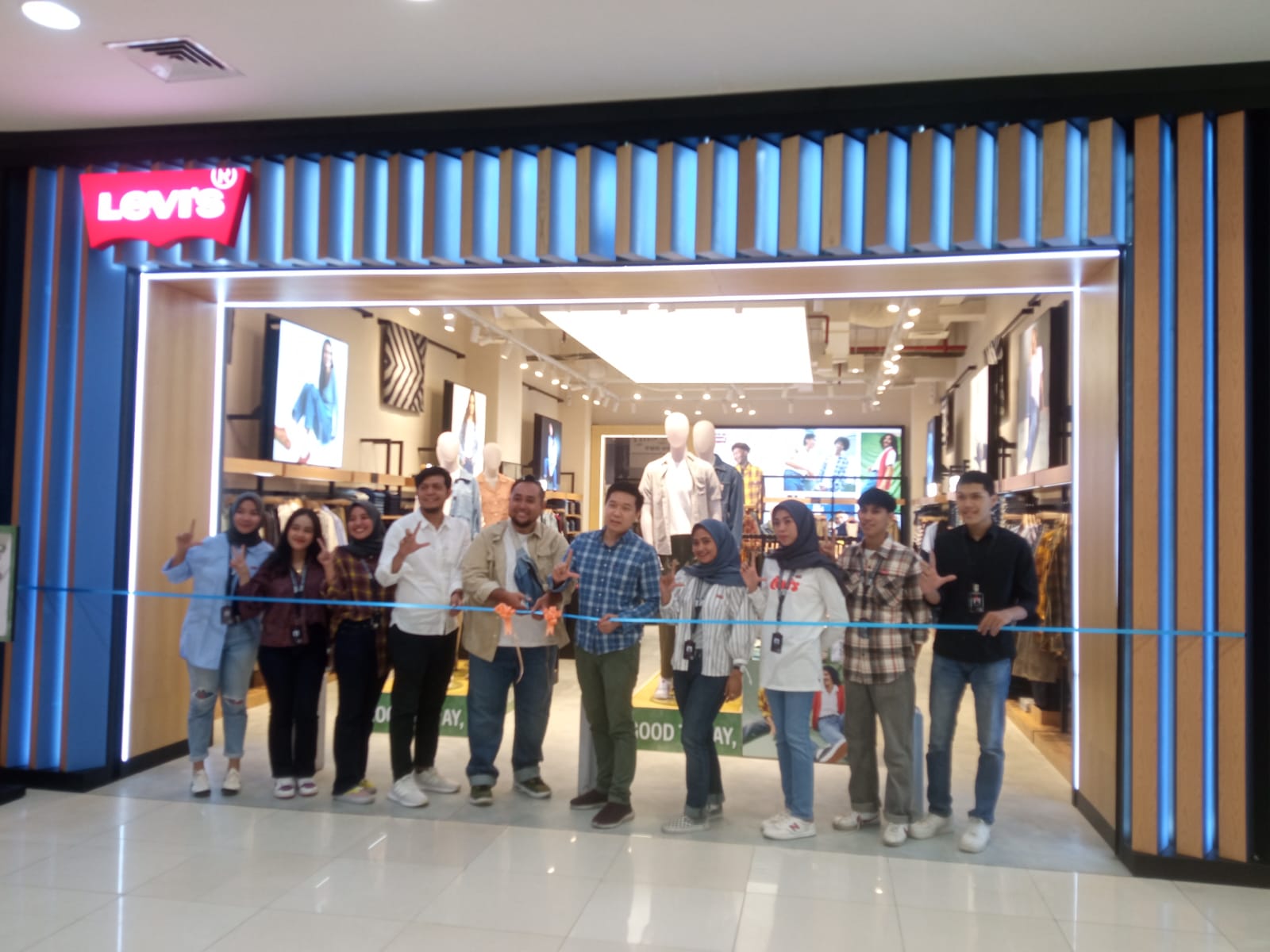 Levi's Store di Jambi Town Square  Hadir Dengan Konsep Baru Yang Menarik