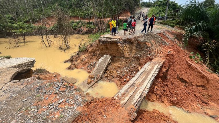 Jalan Dusun Renah Jelmu Putus, Dinas PUPR Siapkan Jembatan Darurat