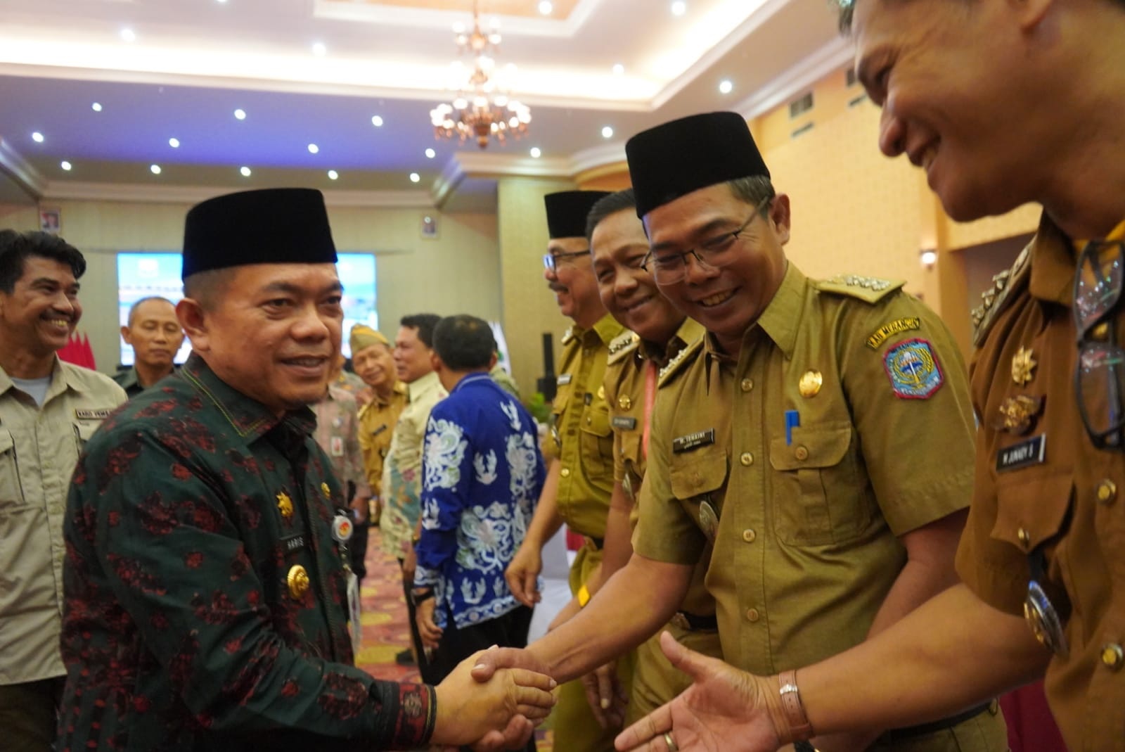 Gubernur Al Haris Perkokoh Peran Camat di Masyarakat 