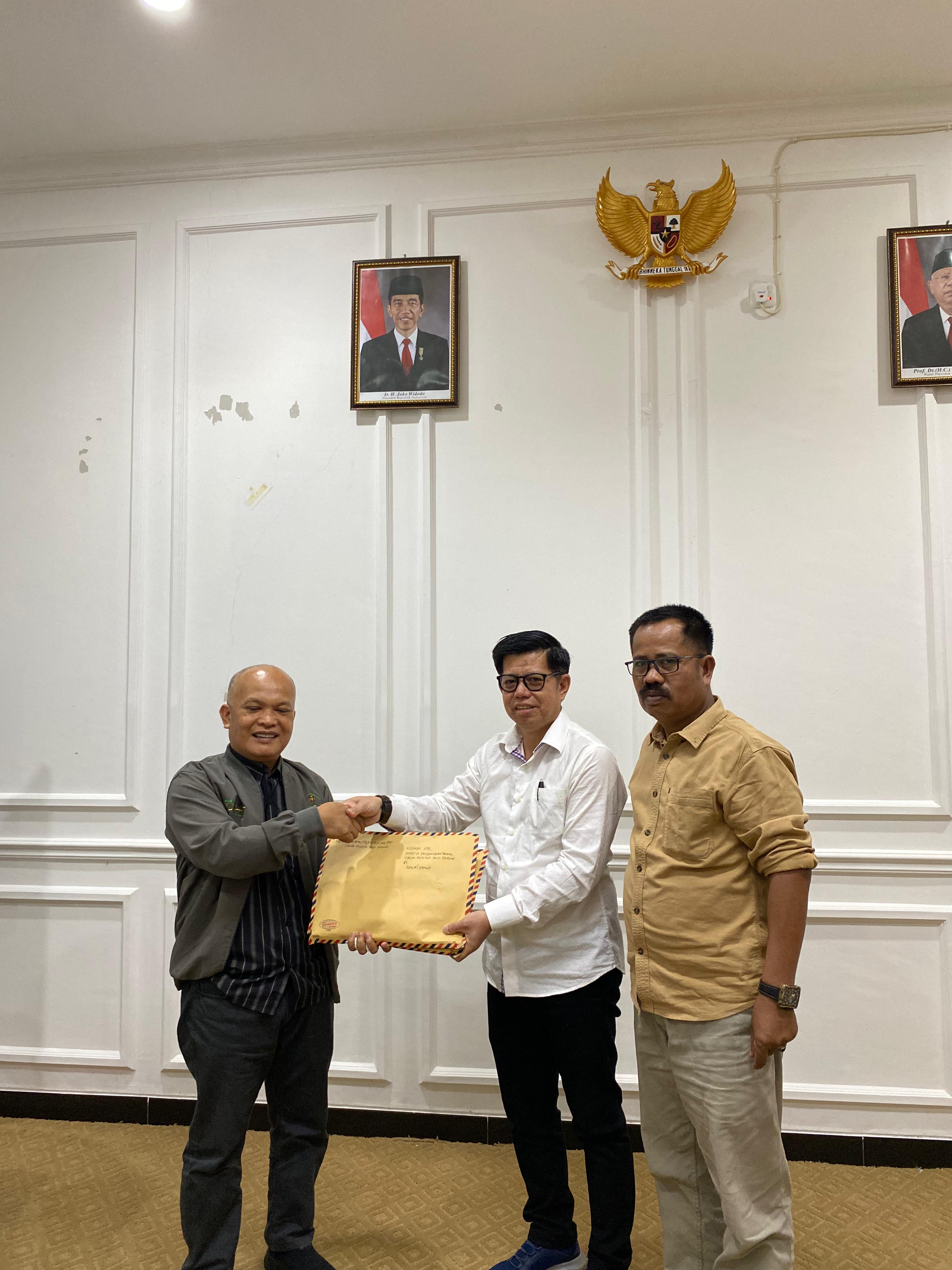 Maju Sebagai Calon Rektor IAIN Kerinci, Dr. Iskandar Menjadi Pendaftar Pertama