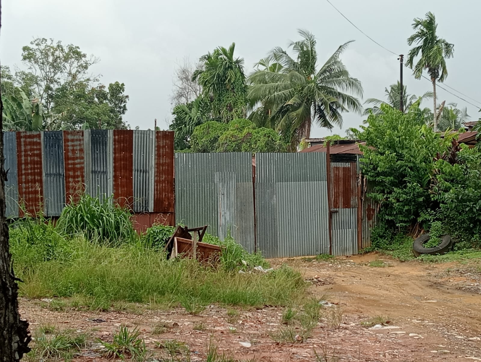 Viral di Medsos, Aktivitas Diduga Gudang Tempat Penampungan BBM Tanpa Izin Dikawasan Mayang Mengurai 