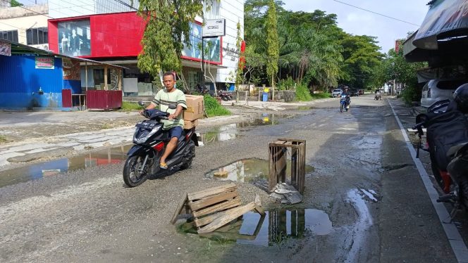 Jalan Dalam Kota Bungo Berlubang, Warga Berharap Cepat Diatasi