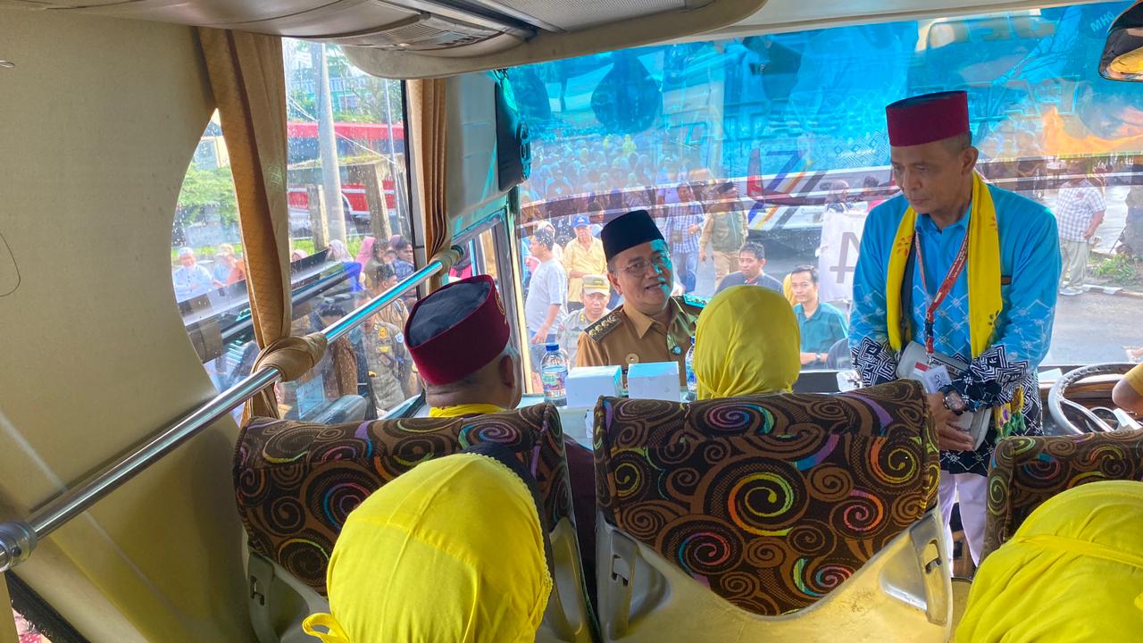 435 JCH Kloter 13 Dilepas Walikota Jambi Maulana 