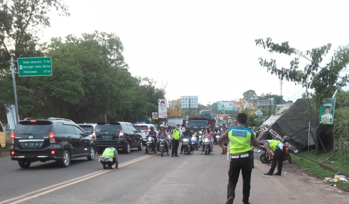 Beredar Video HOAX Sebut Korban Truk Fuso Mendalo 7 Orang