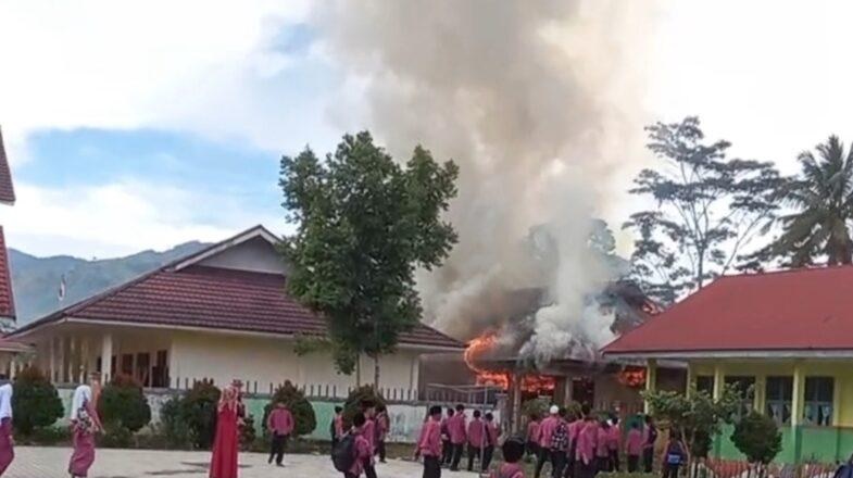 SMKN 5 Kerinci Terbakar, Tiga Ruangan Ludes 