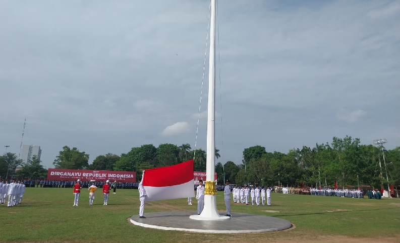 BERKIBAR SEMPURNA ! Pengibaran Bendera HUT RI ke-80 Provinsi Jambi Berlangsung Khidmat 