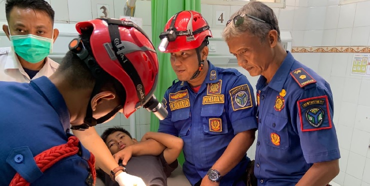 Iseng Masukan Cincin Titanium di Alat Kelamin selama  4 Hari, Bocah Laki - Laki di Mersam Dievakuasi Damkarmat