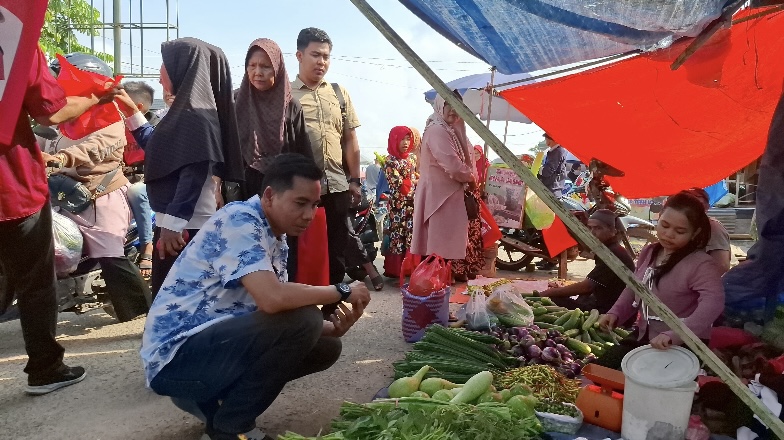 Kunjungi Pasar Sengeti, Cabup Zuwanda Berdialog Langsung dengan Pedagang