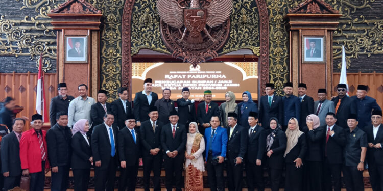 Samsul Riduan Dilantik Sebagai Waka DPRD Jambi