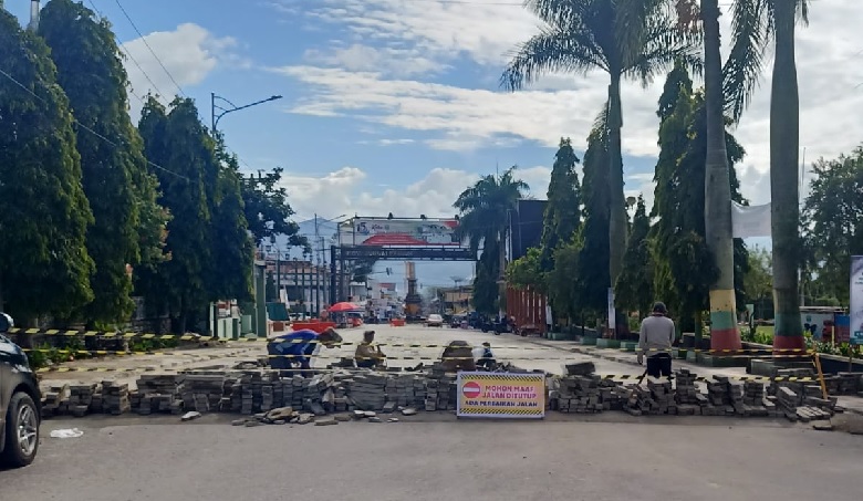 BREAKING NEWS: Jalan Andesit Depan Gedung Nasional Akhirnya Dibongkar