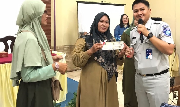 Jasa Raharja Jambi Ajak Ibu-Ibu Nasabah Mekar Unit Tungkal Ilir Manfaatkan Pemutihan Pajak di Aplikasi Signal