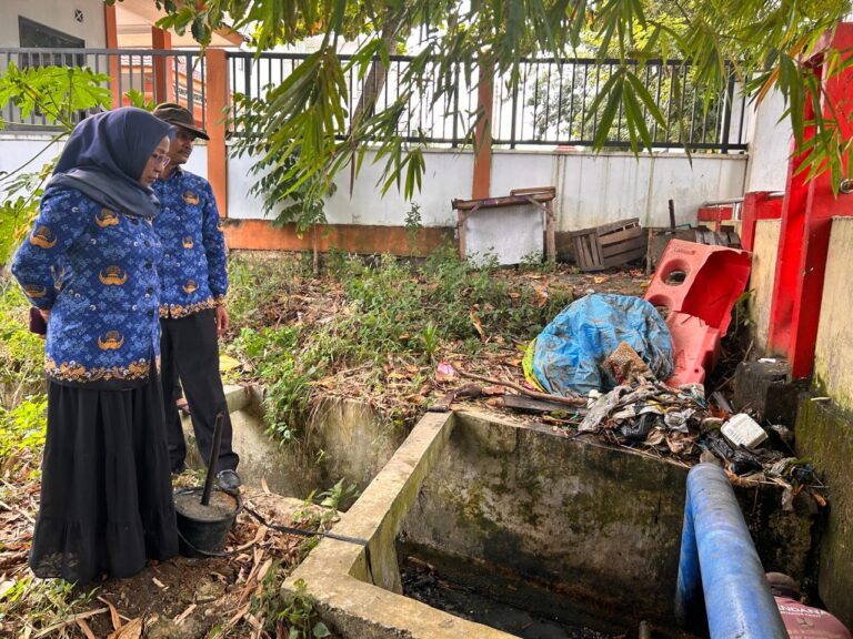 Drainase Dipenuhi Sampah, Lokasi CFN Bungo Digenangi Banjir