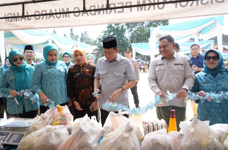 Bupati Muaro Jambi BBS Didampingi Ketua TP PKK Buka Gebyar Ramadan di Jaluko