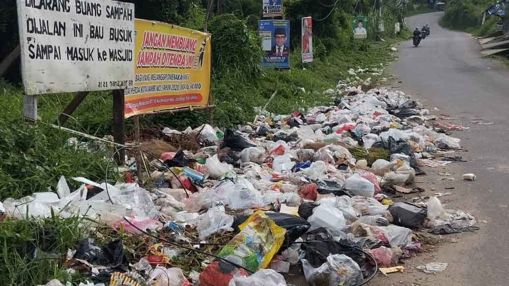 Seorang Warga Kota Jambi Bayar Denda Rp 5 Juta, Gara-Gara Buang Sampah di Luar Ketentuan