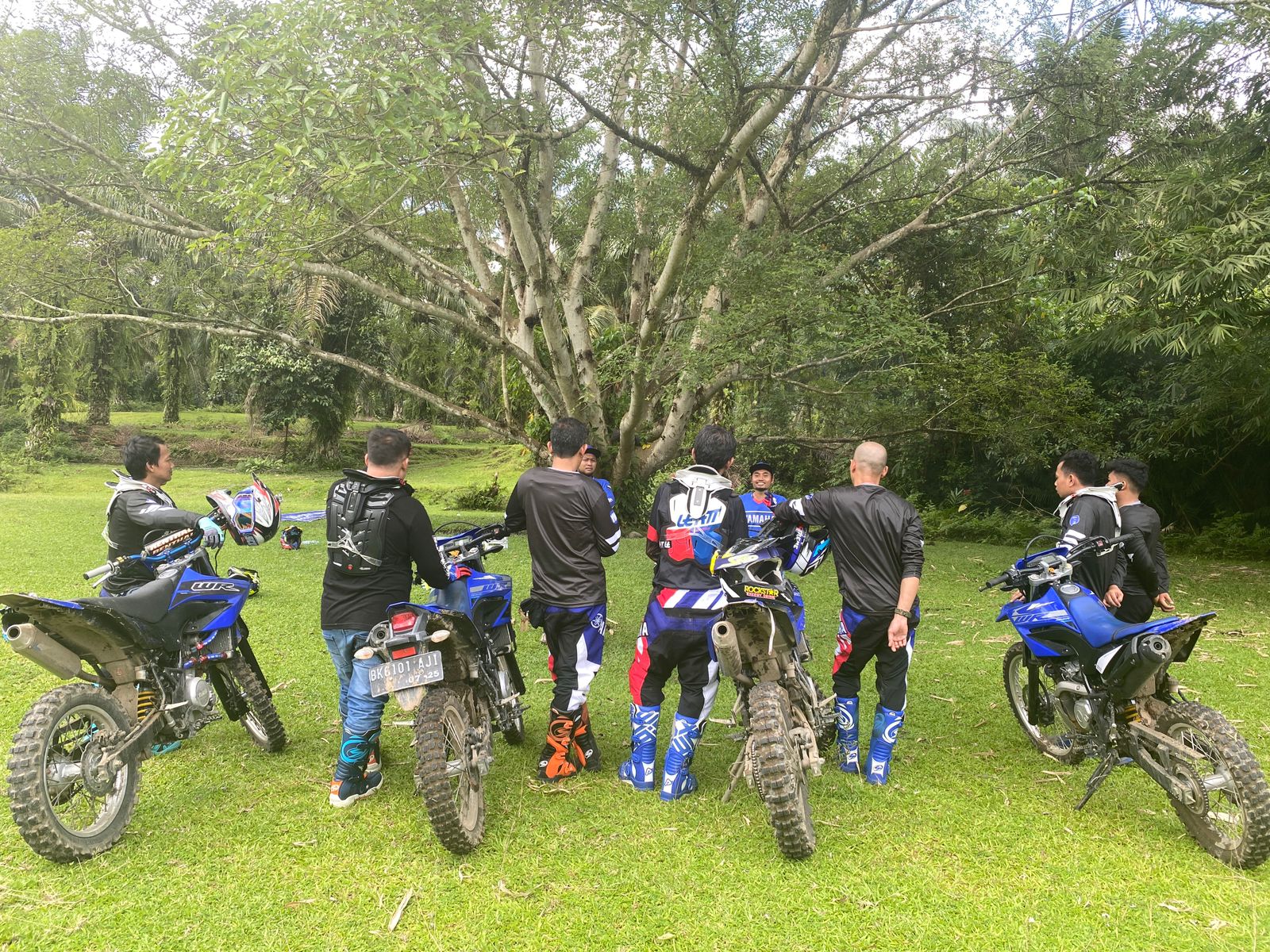 Instruktur Yamaha Riding Academy Konsisten Tingkatkan Skill, Bekal Memandu Konsumen Nikmati Berkendara Offroad