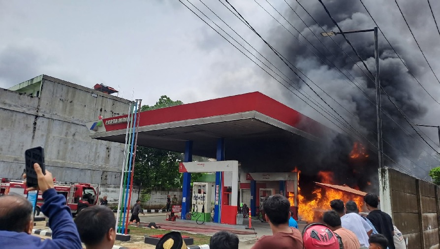 Mobil Tengah Isi BBM Terbakar di SPBU Punti Luhur, Sopir Alami Luka Bakar