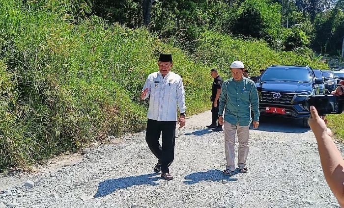 PJ Bupati Asraf Bersama Dinas PUPR Tinjau Langsung di Jalan Koto Petai 