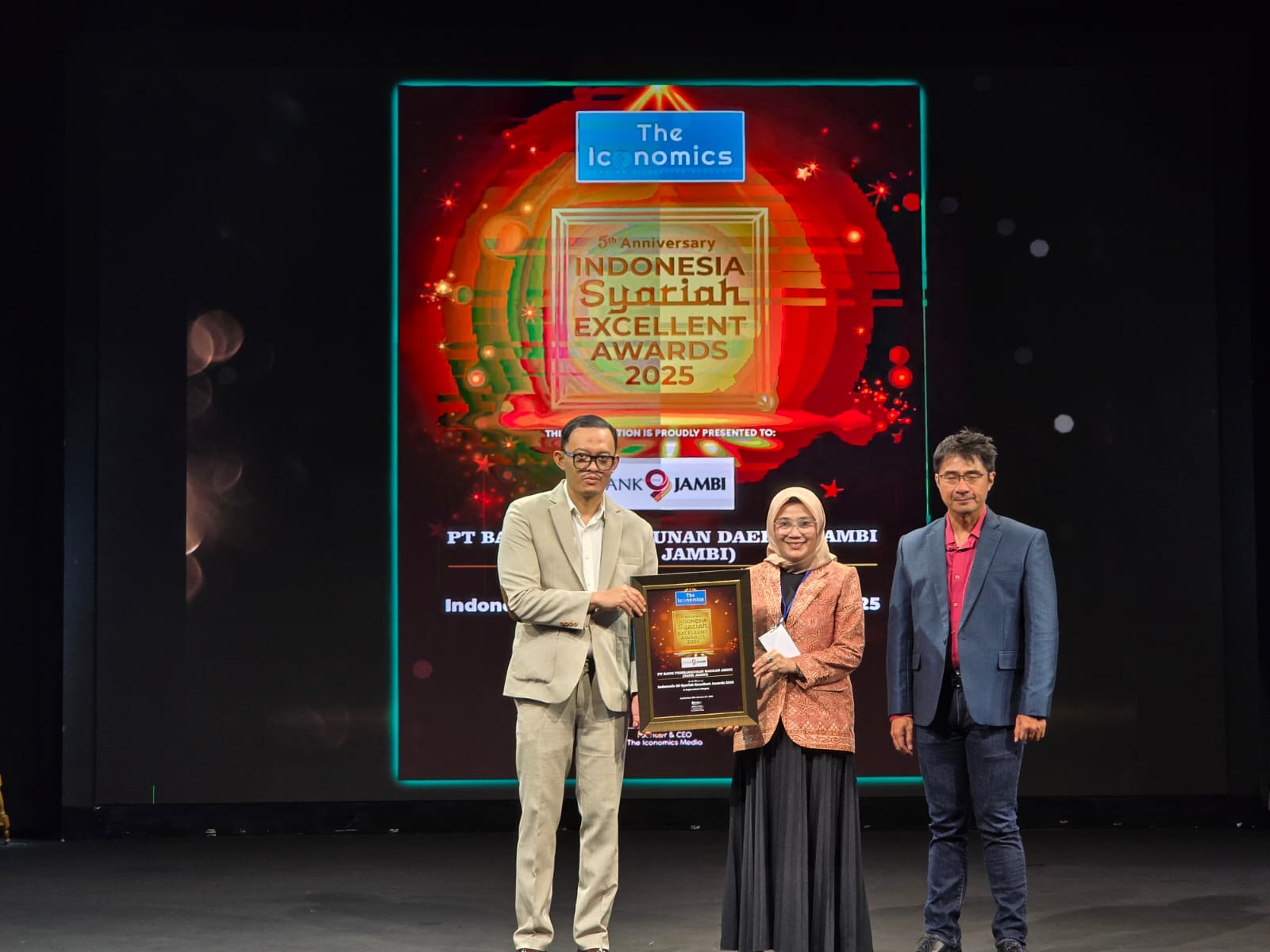 Bank Jambi Raih Penghargaan Indonesia 20 Syariah Excellent Awards 2025 