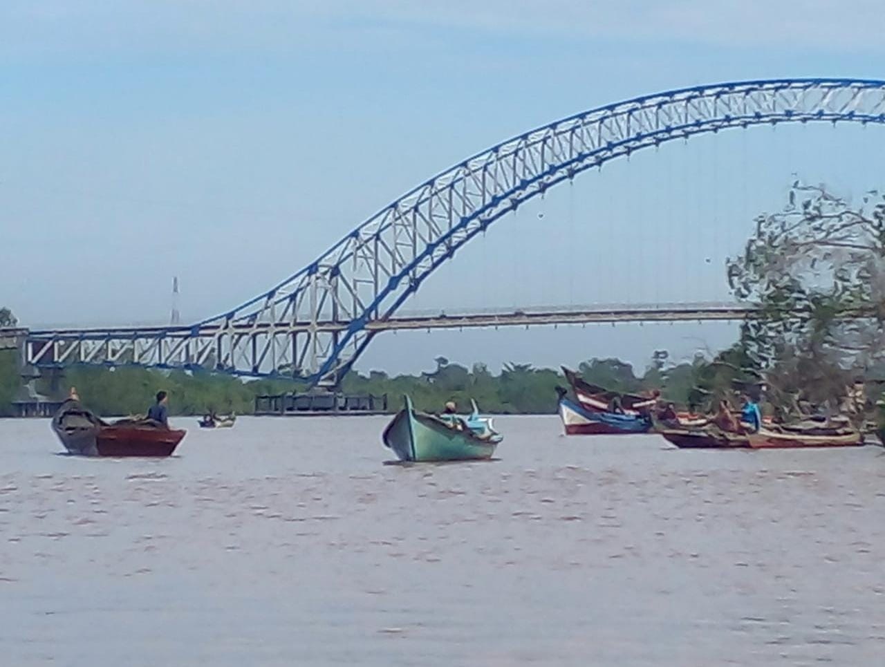 Pompong Muatan Pinang Karam di Sungai Batanghari, 1 Orang Dinyatakan Hilang