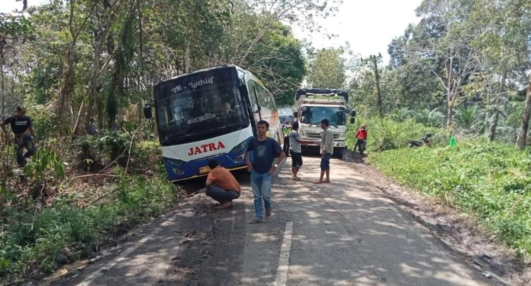 Akibat Efisiensi Anggaran, Perbaikan Jalan Padang Lamo Tebo Tahun Ini Gagal Total