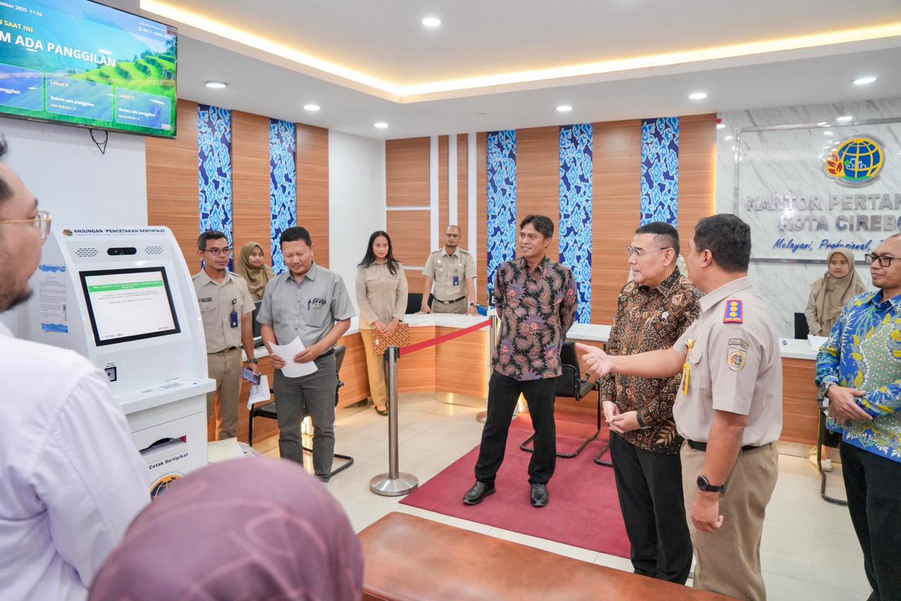 Tinjau Kantor Pertanahan Kota Cirebon, Wamen Ossy Pastikan Layanan Pertanahan Berjalan Optimal