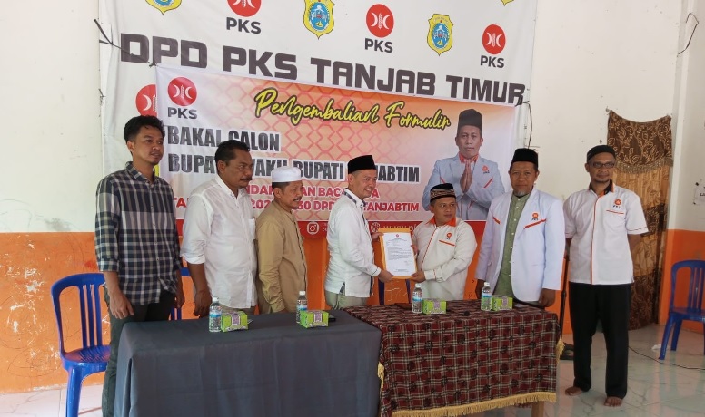 Didampingi Ketua DPD Partai Golkar Tanjabtim, Muslimin Tanja Mendaftar ke PKS