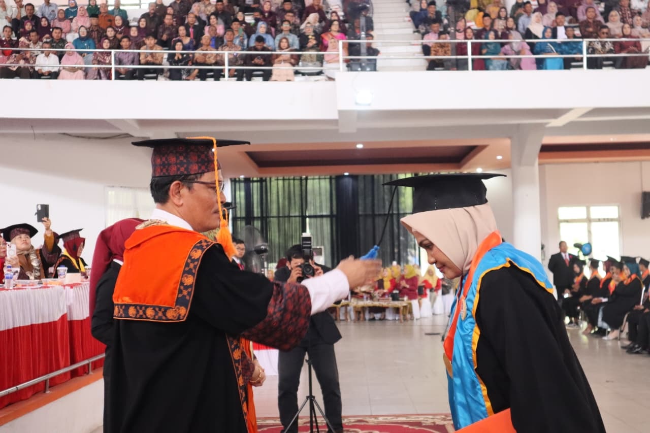 Wisuda ke-120, UNJA Luluskan 677 Wisudawan 