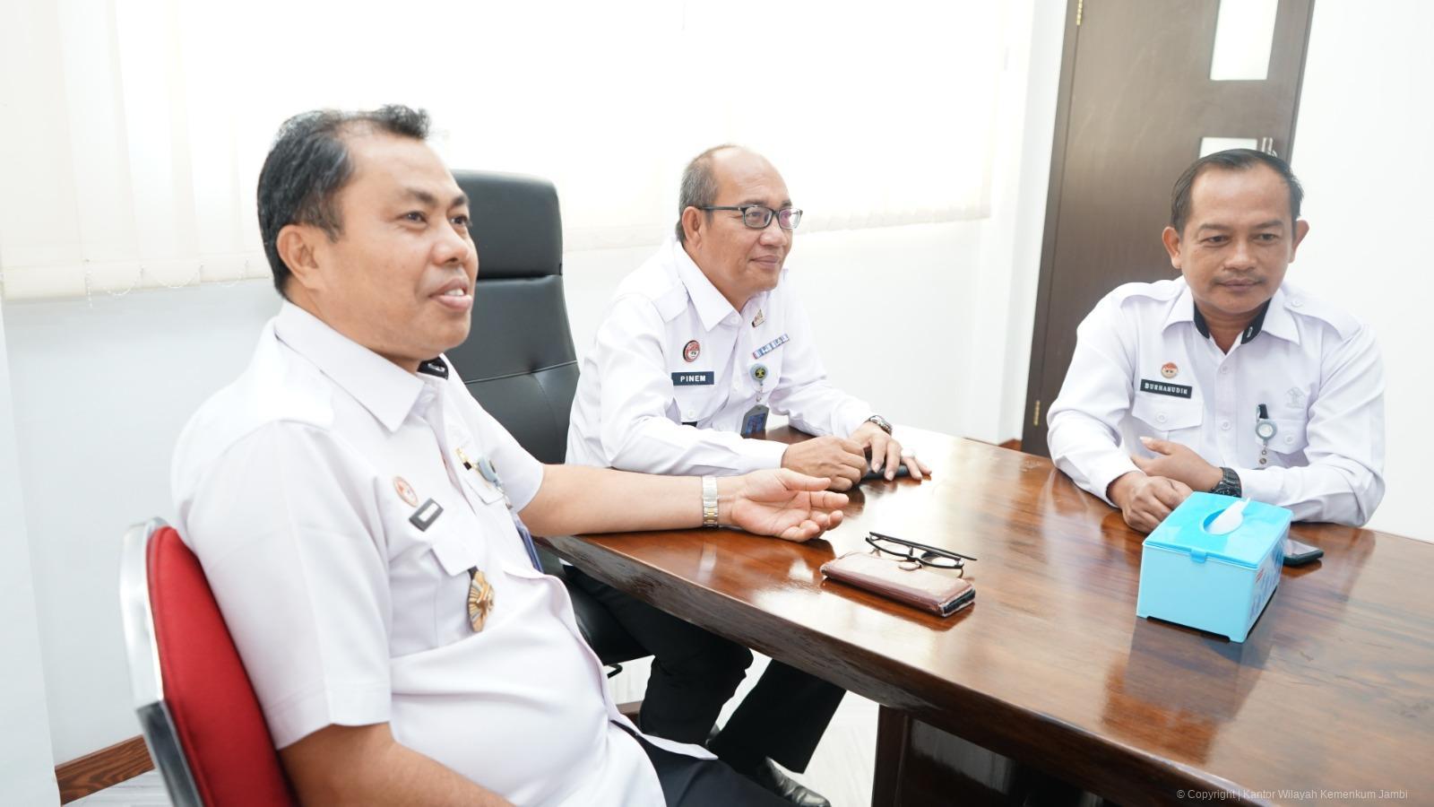 Dorong Sistem Peradilan Pidana Efisien dan Terpadu, Kanwil Kemenkum Jambi Ikuti Webinar Sosialisasi RUU KUHAP