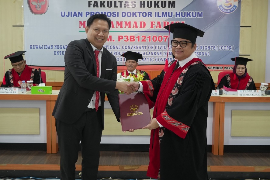 Dosen FH UNJA, Mochammad Farisi Berhasil Raih Gelar Doktor