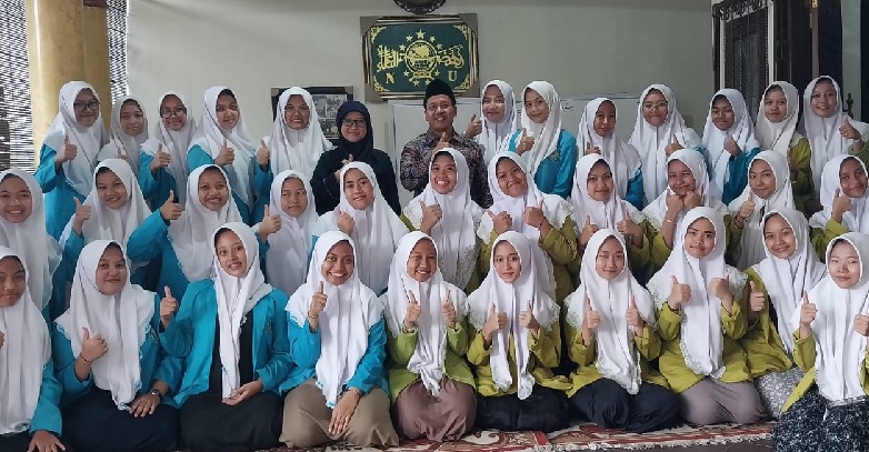 Kabar Gembira! Kemenag Siapkan Beasiswa S1 bagi Santri Hafal 10 Juz Al-Qur’an