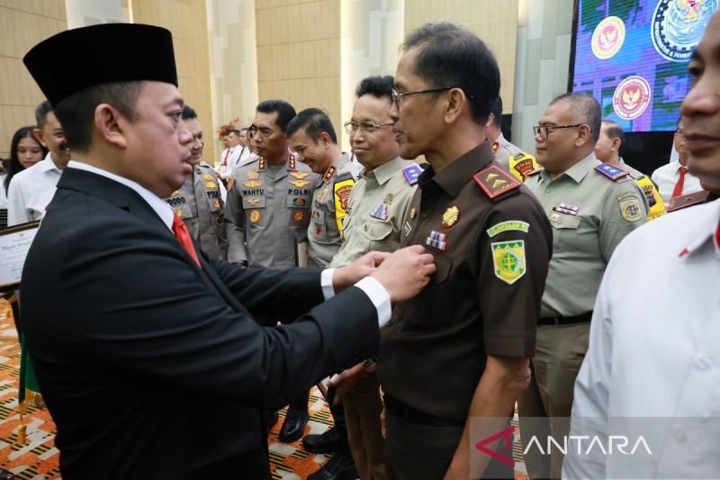 Kajati Jambi Terima PIN Emas dari Menteri ATR/BPN Berantas Mafia Tanah