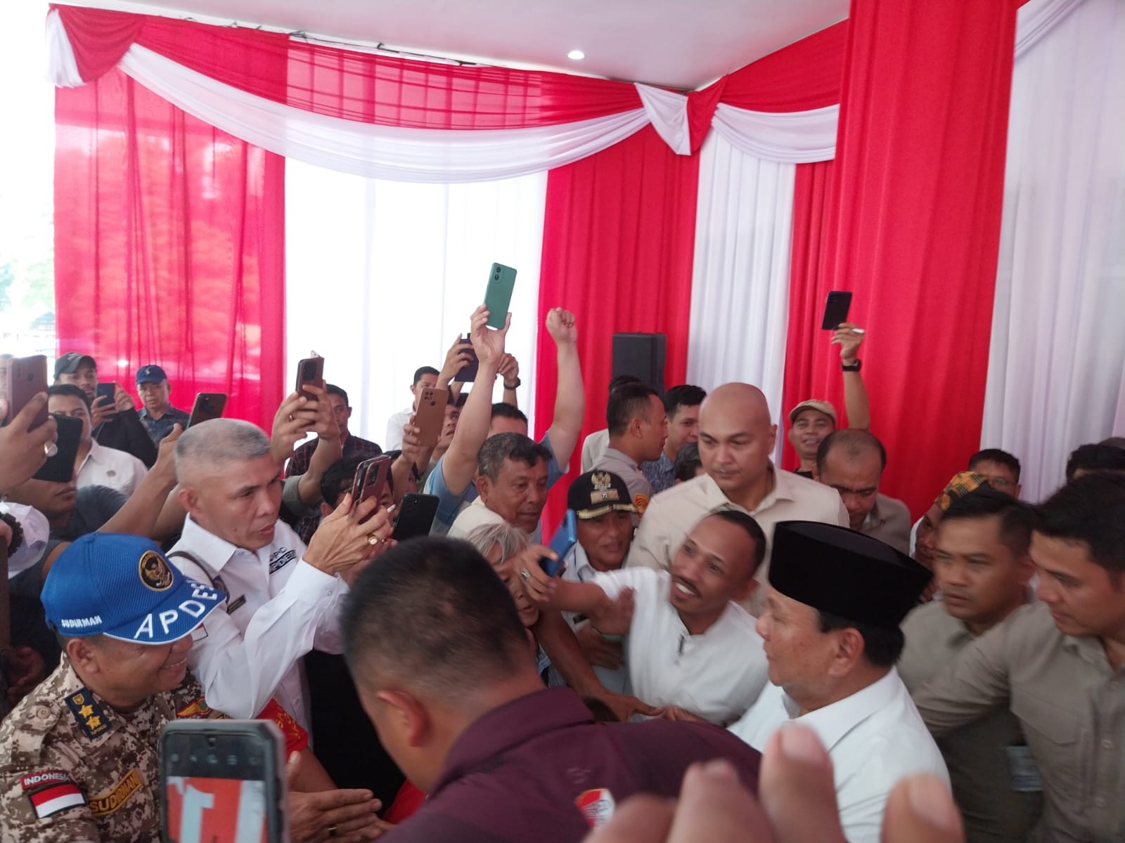 Prabowo Disambut Histeris Ribuan Kades di Rakernas Apdesi, Ini Gagasan Yang Disampaikannya