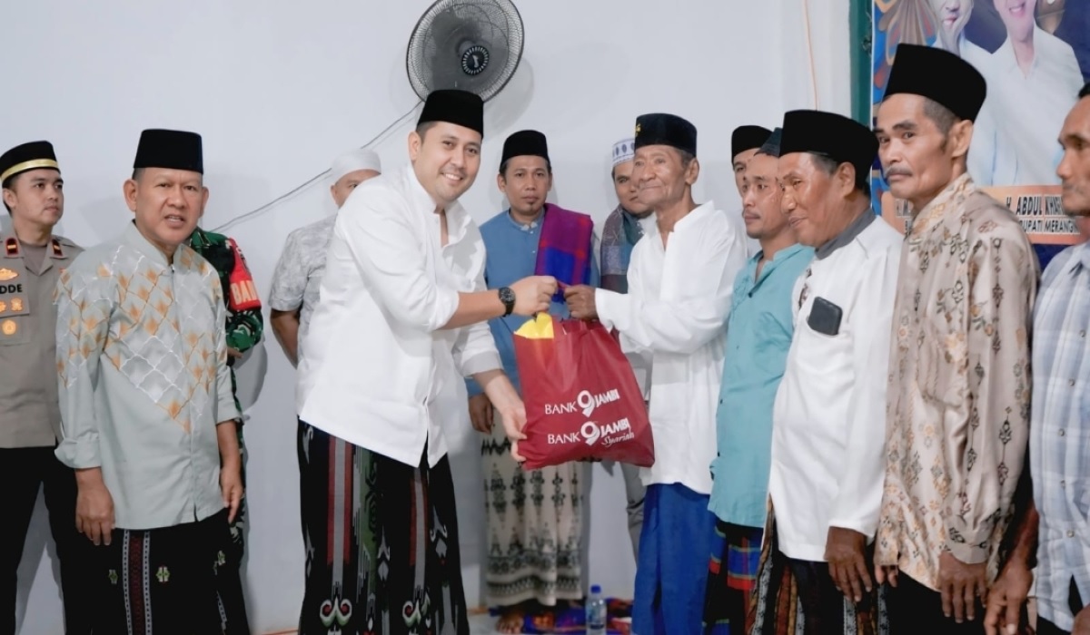 Boyong Seluruh OPD, Bupati M. Syukur Bermalam di Tabir Timur