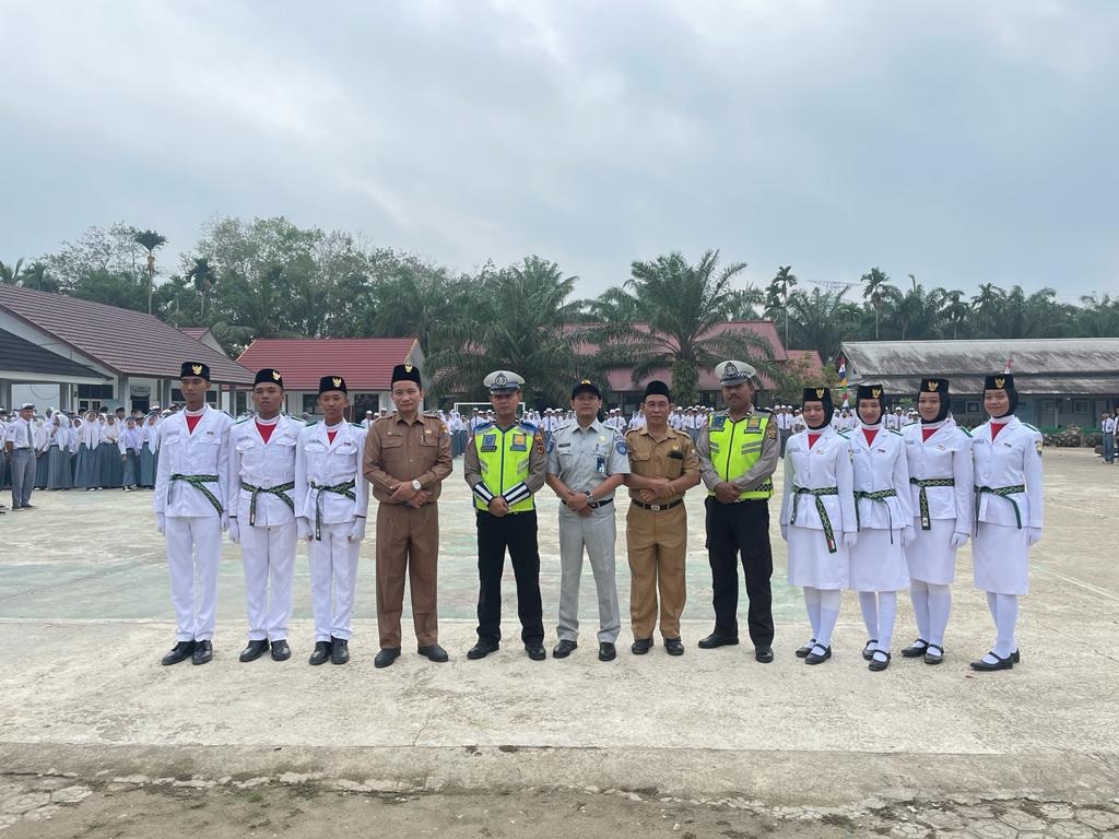 Jasa Raharja Sampaikan Safety Campaign kepada Pengajar dan Pelajar SMA N 2 Muara Jambi   