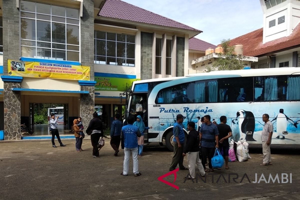 Wajib di Terminal Menaikkan dan Menurunkan Penumpang 