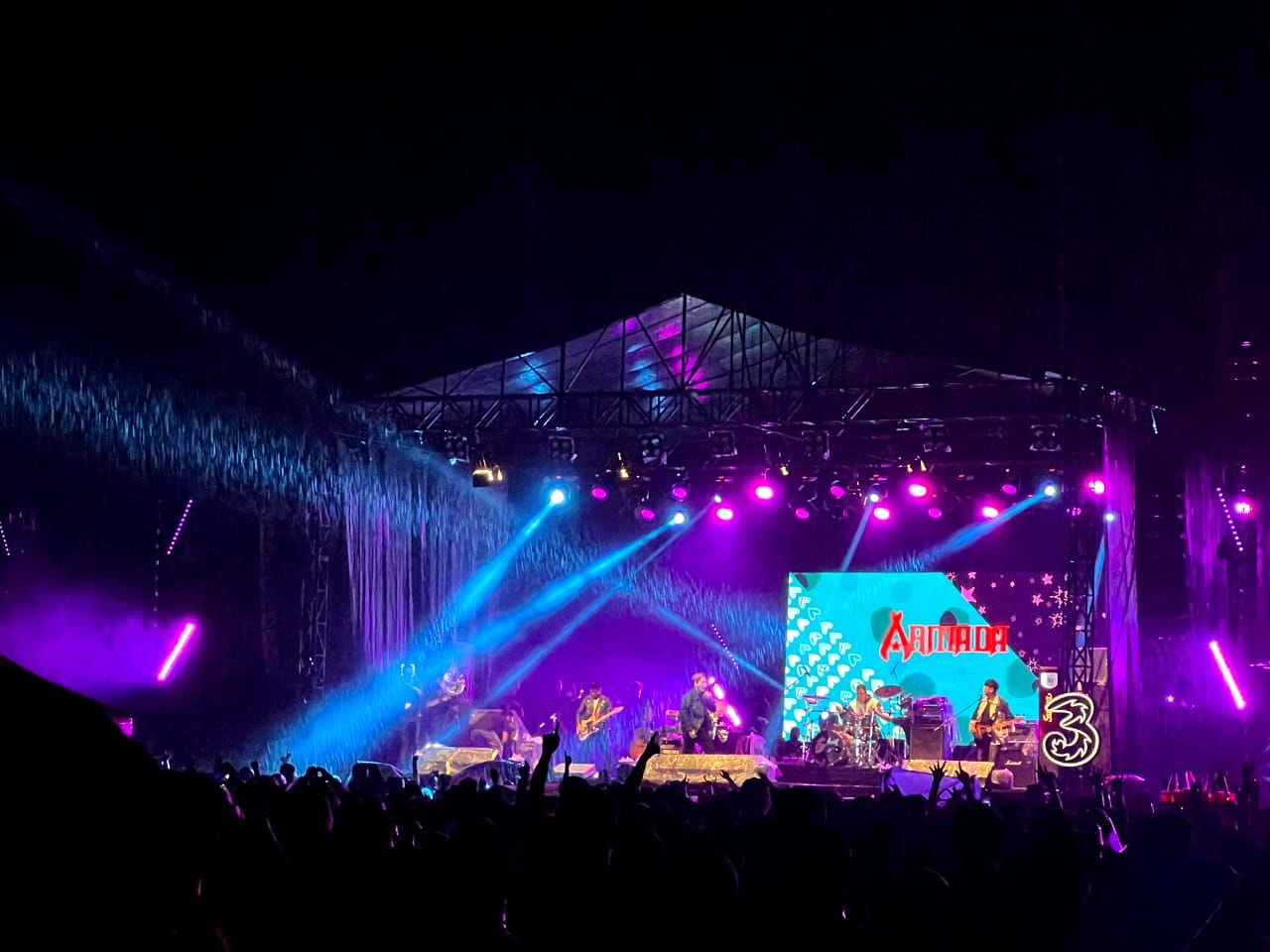 Perluas Jaringan Tiga Kali Lipat di Jambi, Tri Dukung Gelaran Konser Armada “Happy with Tri”