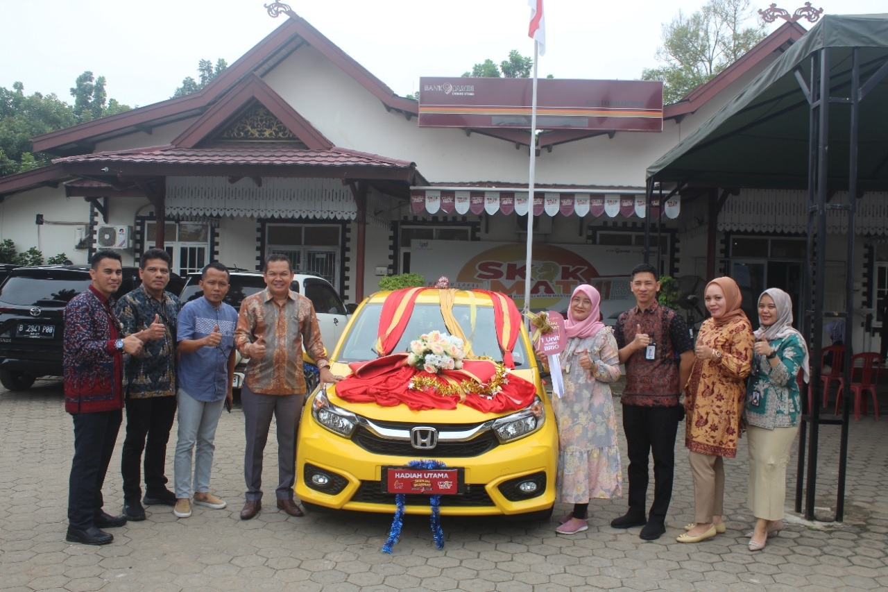 KCU Bank Jambi Serahkan Hadiah kepada Pemenang Tabungan Siginjai Skakmat