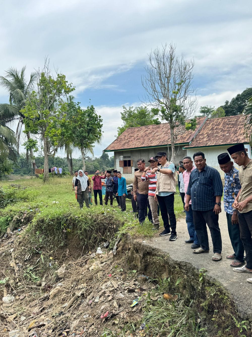 24 miliar Dana Hibah BNPP di Tebo Untuk Perbaikan Jalan Akibat Longsor