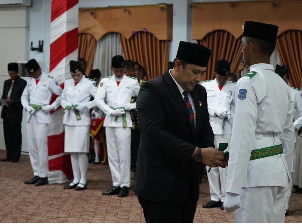 Bupati H M Syukur Kukuhkan Paskibraka Merangin 2025