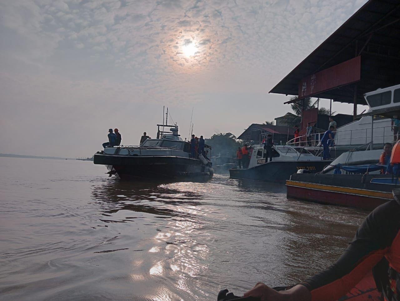 Jatuh Terhempas Ombak, Seorang Nelayan Kuala Tungkal Hilang