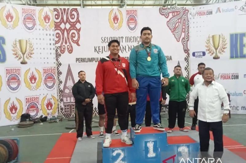 Lifter Angkat Berat Jambi Raih Dua Emas Kejurnas 2025 di Medan