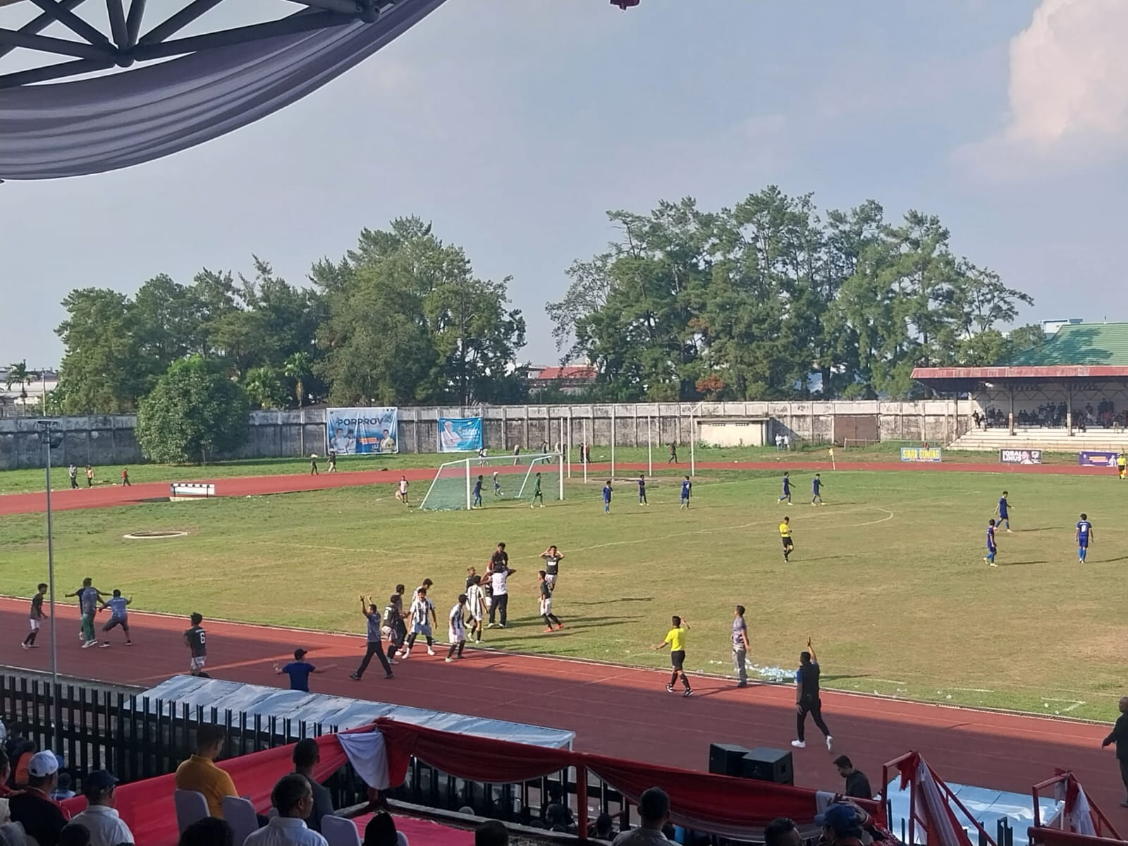 Panas ! Diwarnai 2 Kartu Merah, Batanghari Juara Cabor Sepakbola Porprov Jambi XXIII Usai Sikat Tanjabbar 1-0