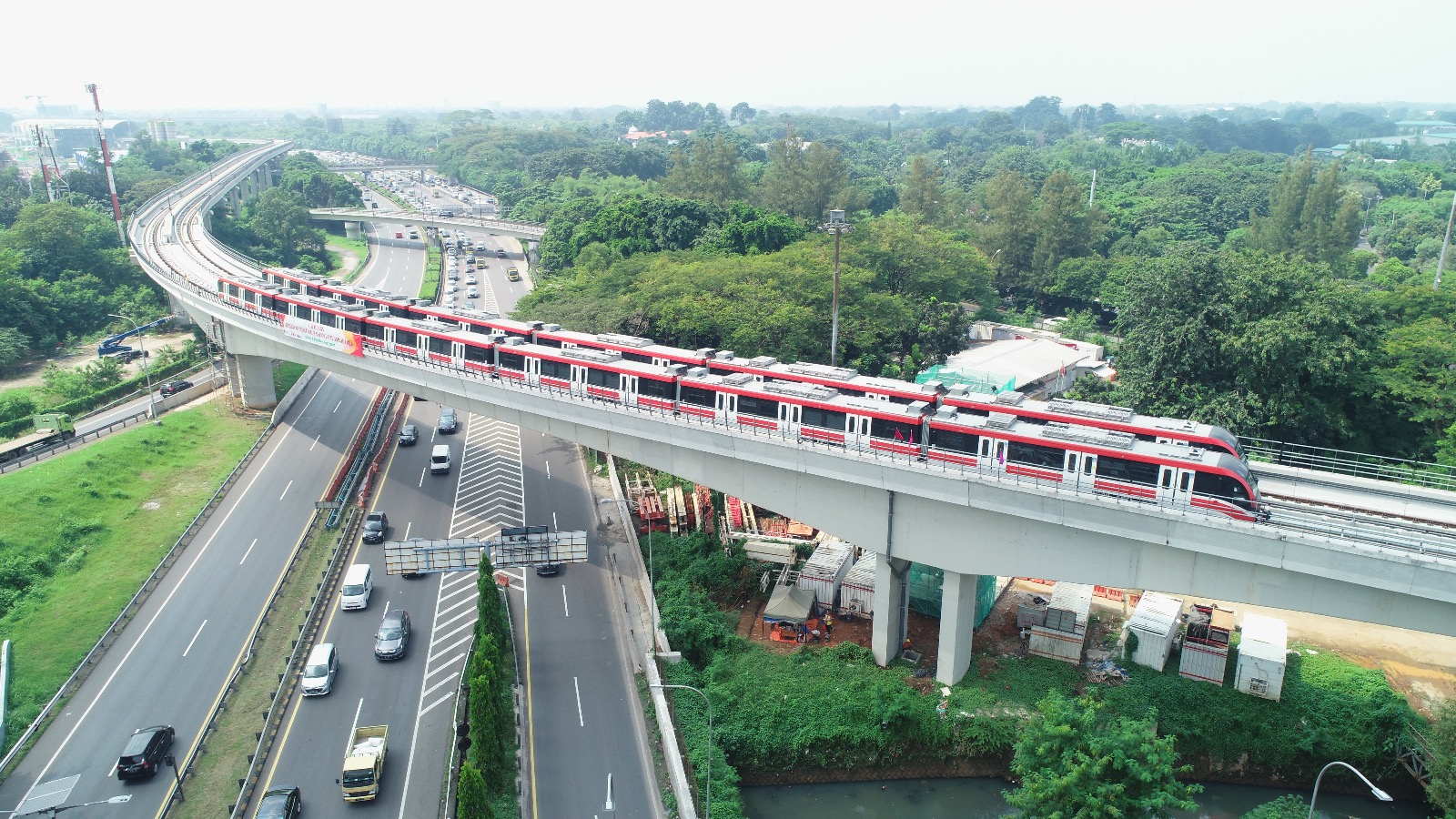 Warga Jakarta! Begini Cara Naik LRT Jabodebek, Waktu Tunggu Kereta Cuma 10 Menit Loh