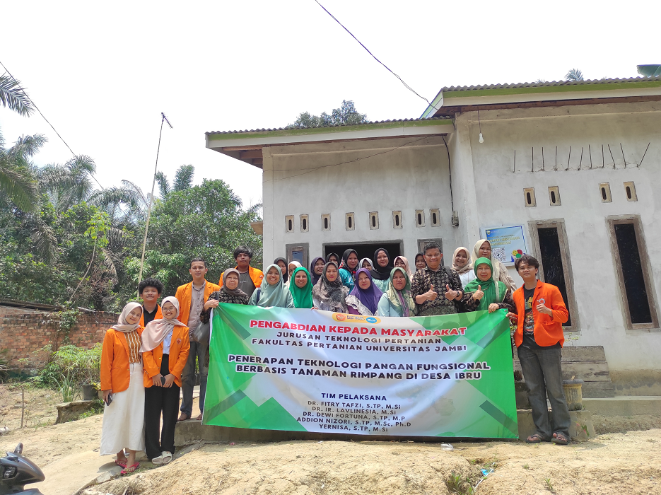 Penerapan Teknologi Pengolahan Minuman Bubuk Berbasis Tanaman Rimpang di Desa Ibru