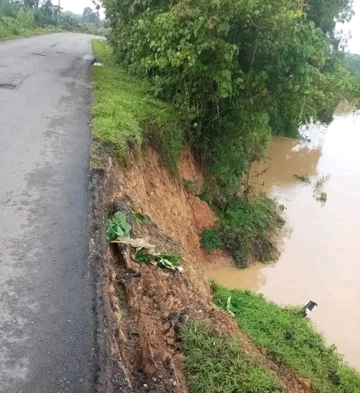 Curah Hujan Tinggi, Ruas Jalan Nasional Sarolangun- Jambi Terancam Putus