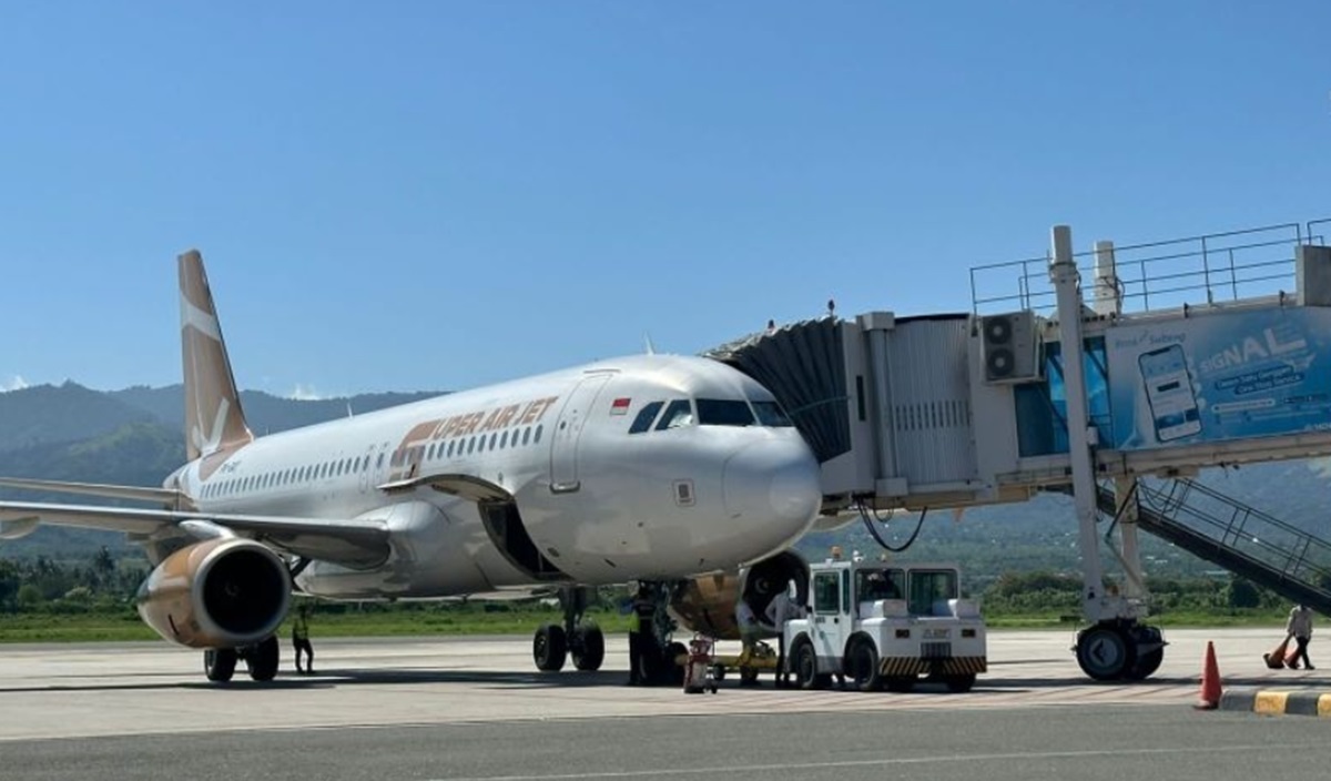 Dua Pesawat Mendarat Darurat, Harusnya ke Jakarta Malah Landing di Surabaya. 