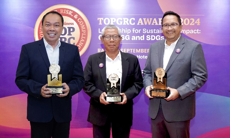 Konsisten Terapkan GRC, Jasa Raharja Raih Tiga Penghargaan dalam Ajang TOP GRC Award 2024