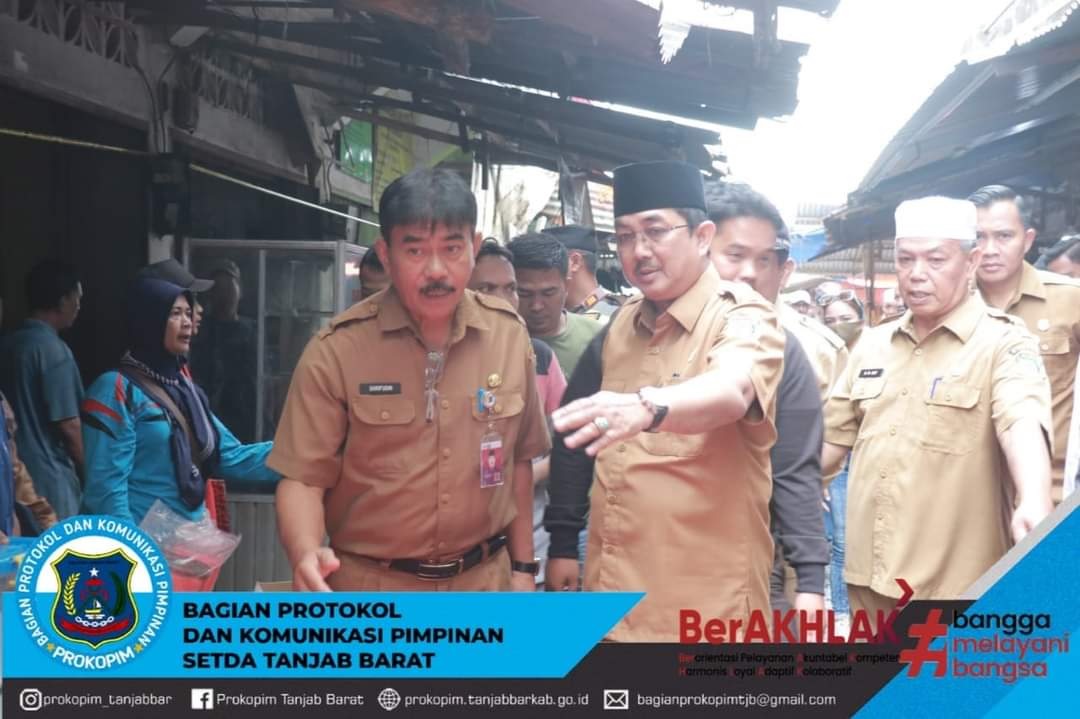 Bupati Tanjab Barat Tinjau Lokasi Kebakaran di Pelabuhan Ampera